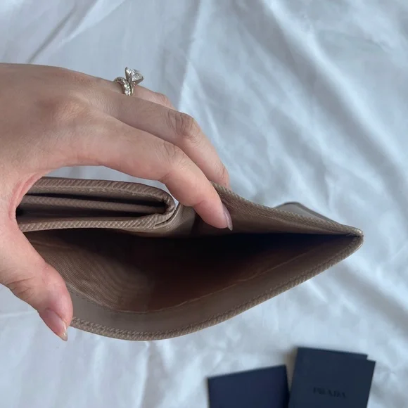 PRADA WOMEN WALLET USED